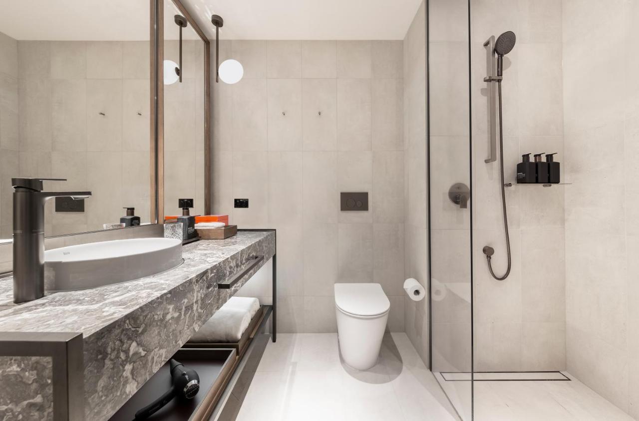 Next Hotel Melbourne, Curio Collection By Hilton 外观 照片 Bathroom