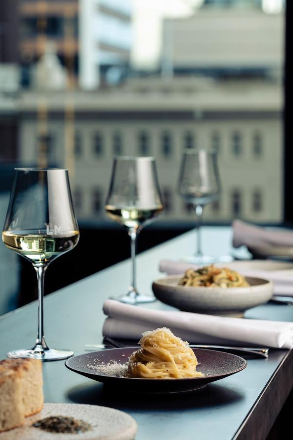 Next Hotel Melbourne, Curio Collection By Hilton 外观 照片 Wine glasses